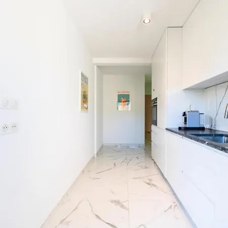 Spacieux 3p En Avec Piscine - Spacieux 3p En Avec Piscine Mae-3033 *