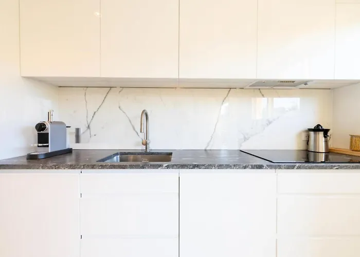 Spacieux 3p En Avec Piscine - Spacieux 3p En Avec Piscine Mae-3033 *