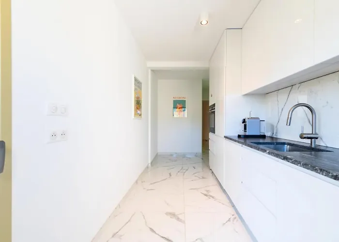 Spacieux 3p En Avec Piscine - Spacieux 3p En Avec Piscine Mae-3033 *